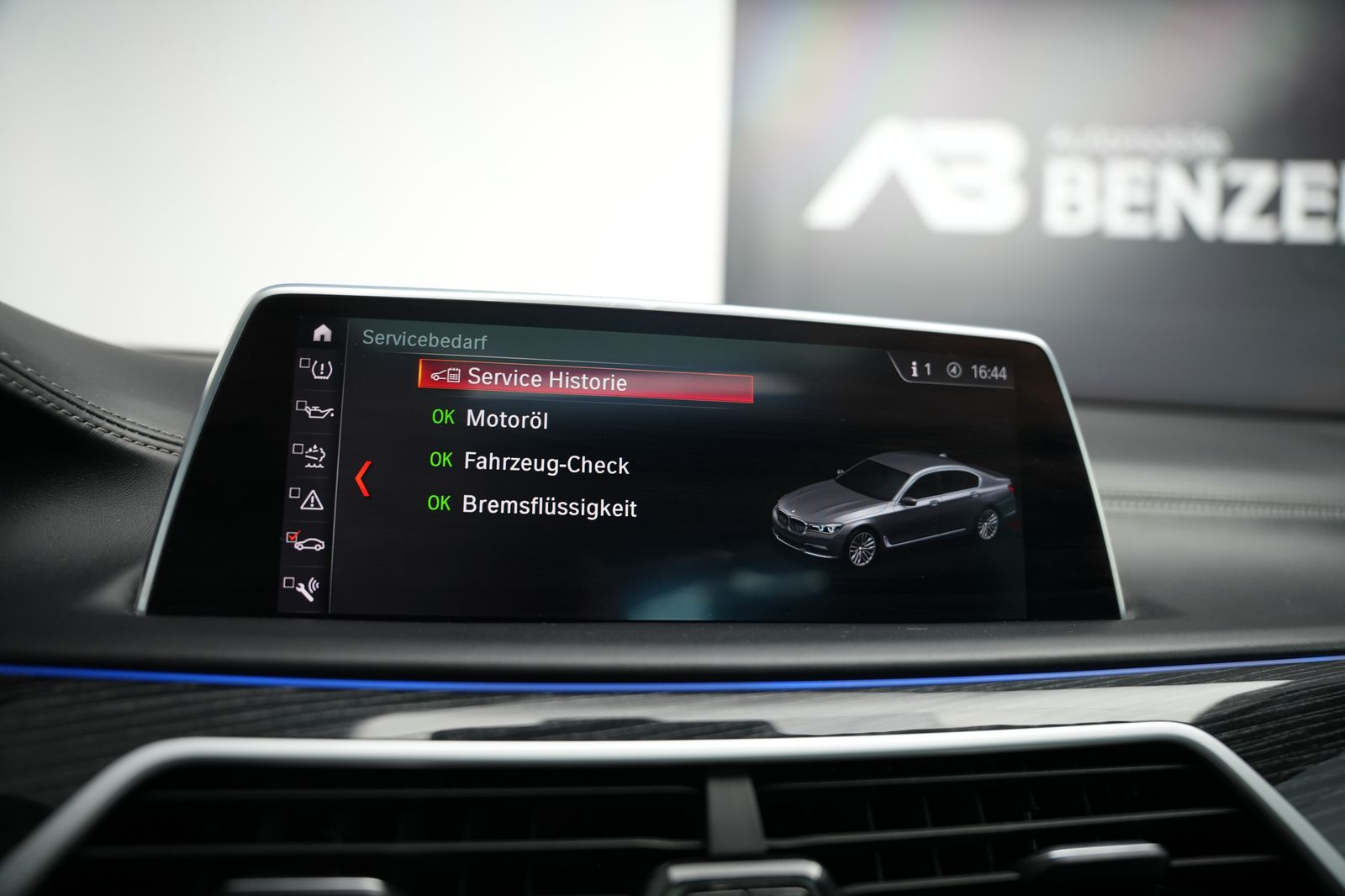 Fahrzeugabbildung BMW 750 750 xDrive*M-Paket*S-Dach*Bowers&Wilkins*HUD
