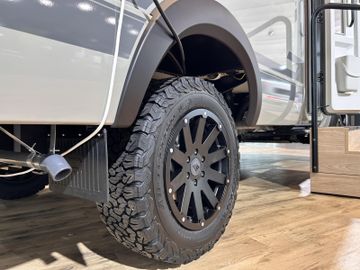 HYMER  ERIBA  HYMERCAR ML-T CrossTrail 580 4x4 Winterpaket XL Bett