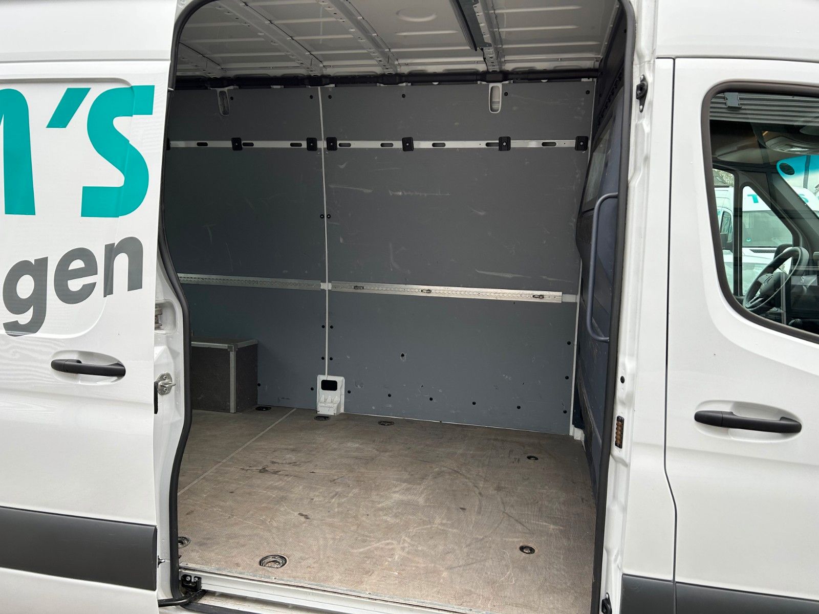 Fahrzeugabbildung Mercedes-Benz Sprinter  214 CDI   L2 H2    AHK