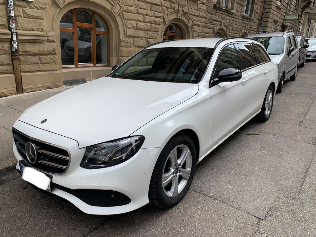 Image of Mercedes-Benz E 220