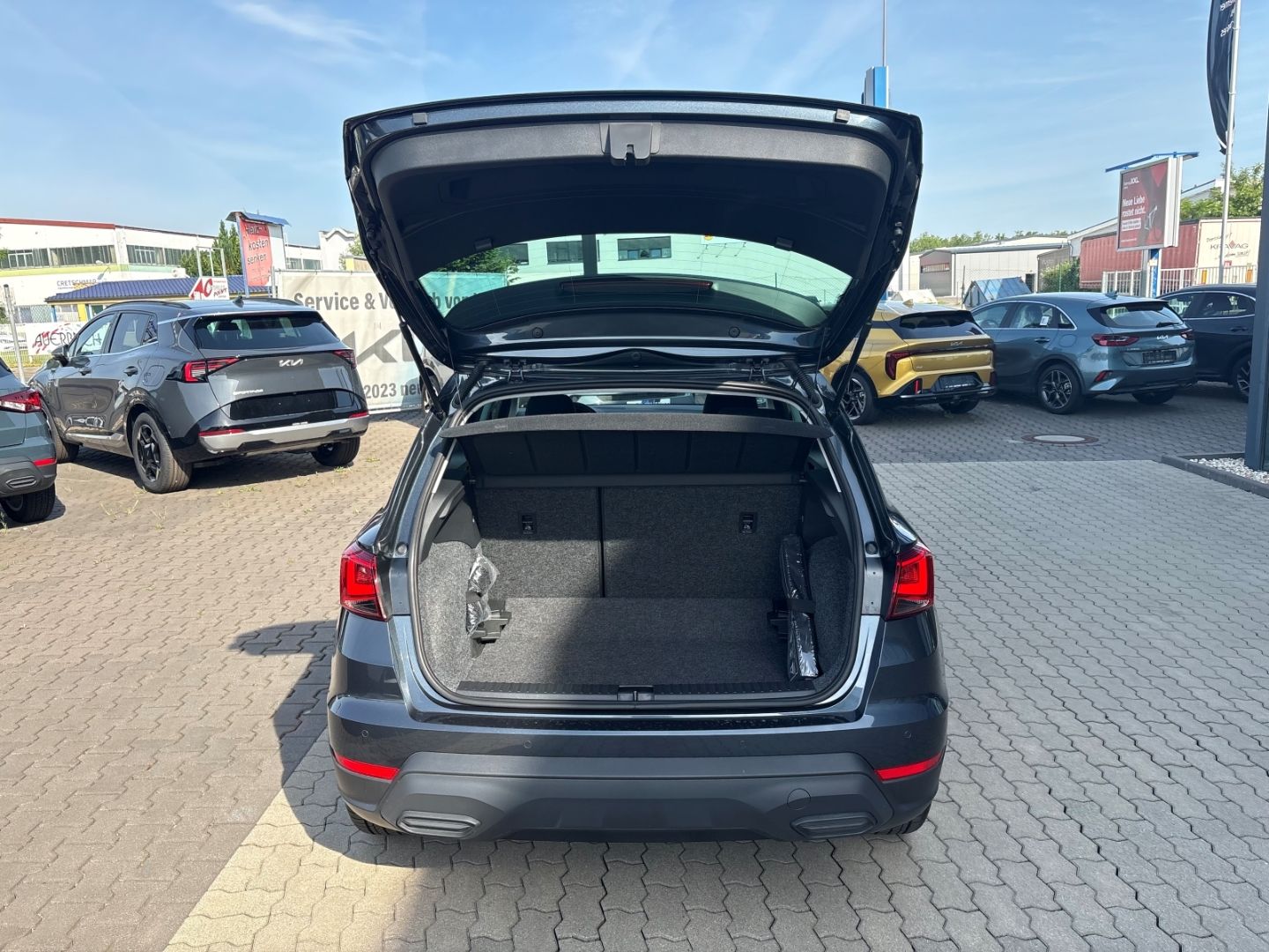 Fahrzeugabbildung SEAT Arona Navi Digitales Cockpit LED Sperrdiff. Appl