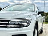 Volkswagen Highline 4M, Leder, AHK, DCC, ACC, HUD, 4-fach - VW Tiguan Allspace von privat