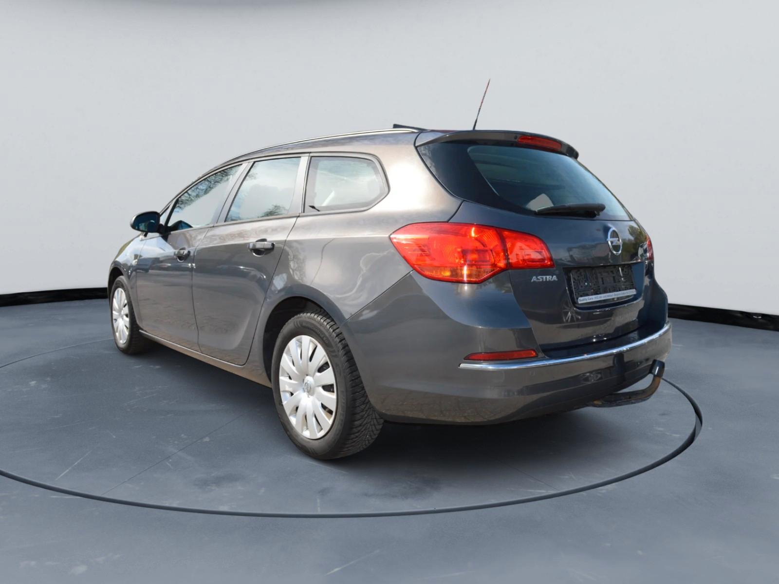 Opel Astra 2013 — photo 6