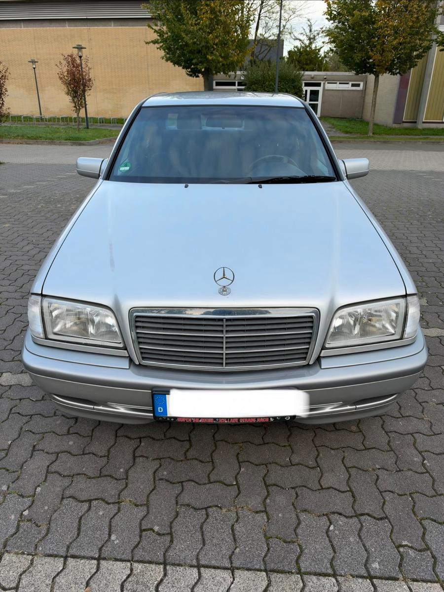 Mercedes-Benz C 180