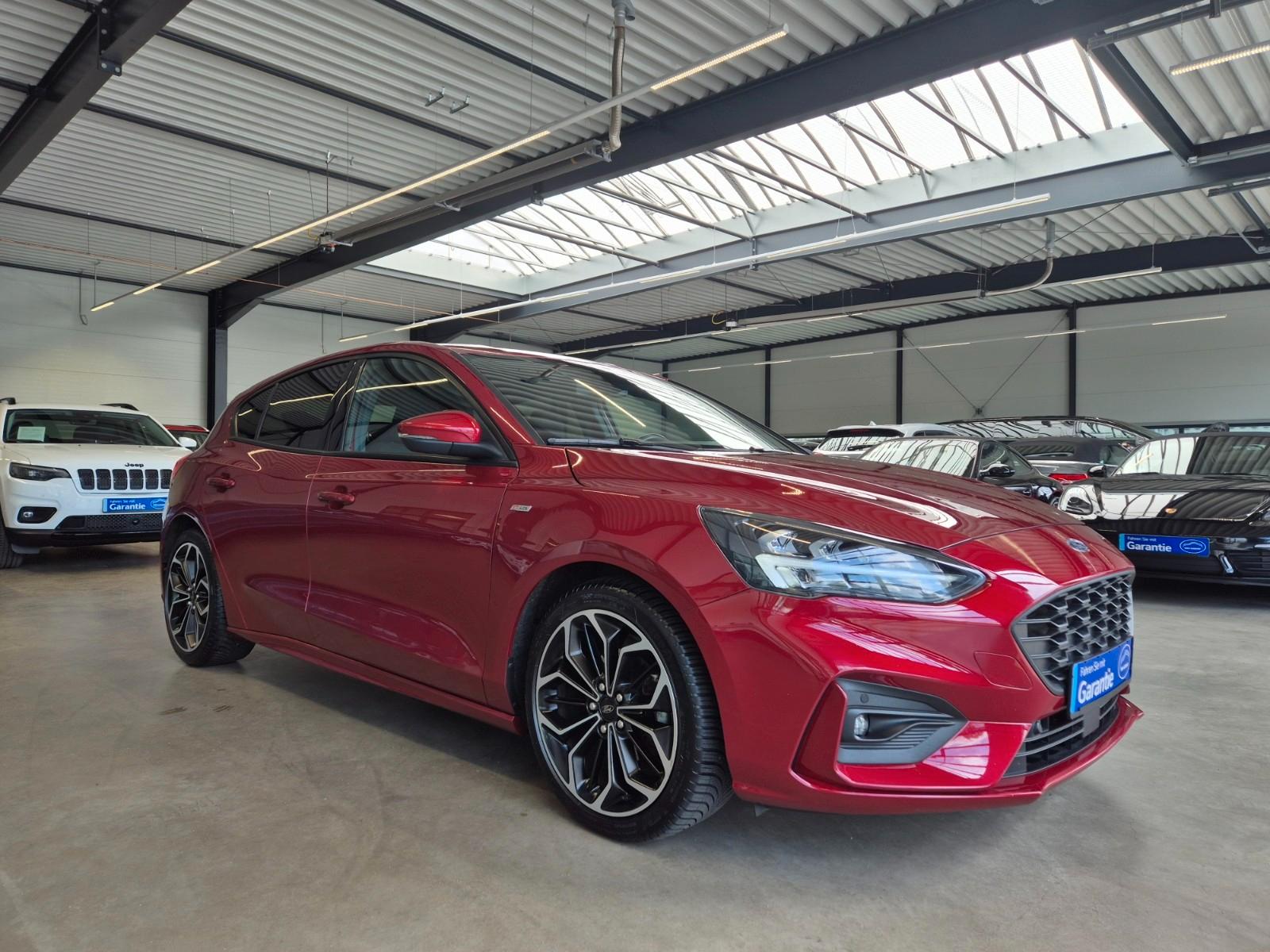 Ford FOCUS ST-LINE NAVI SITZHZ PDC TÜV+SERVICE NEU