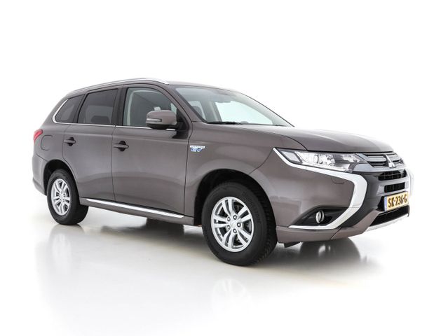 MITSUBISHI Plug-in Hybrid Outlander