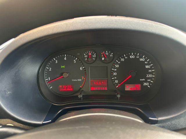 Audi A3 1.8 *Automatik*Klima*TÜV032027*AHK*