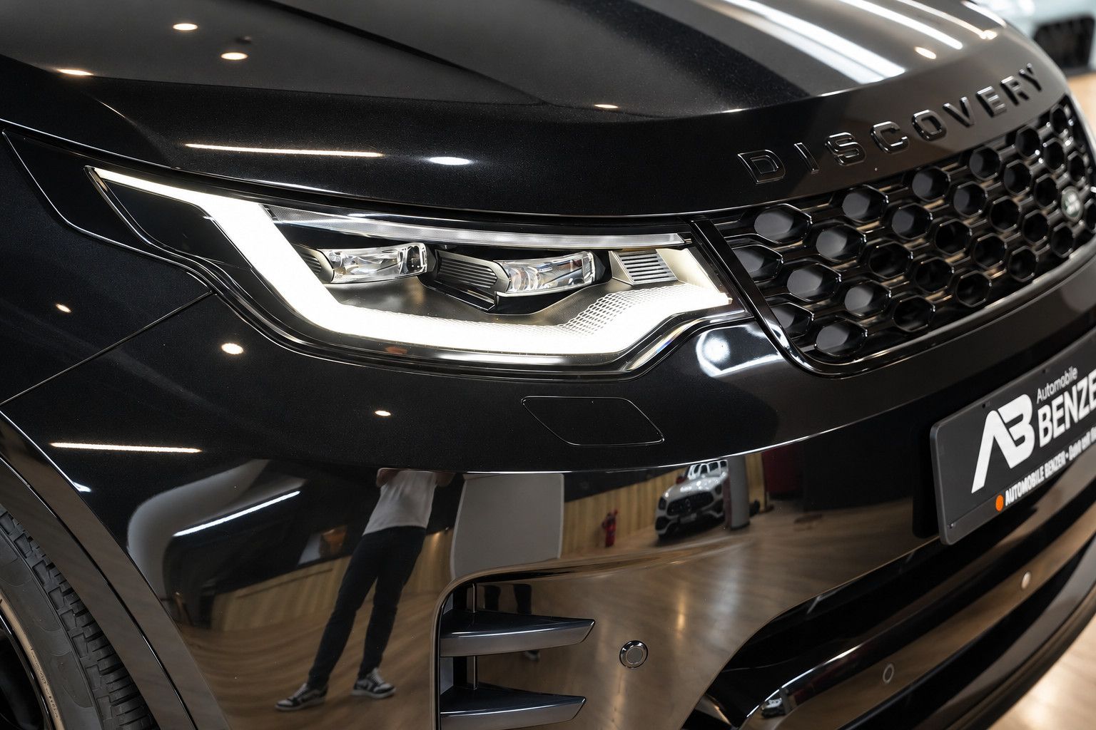 Fahrzeugabbildung Land Rover Discovery R-Dynamic AWD/7-SITZER/360'°Cam/AHK