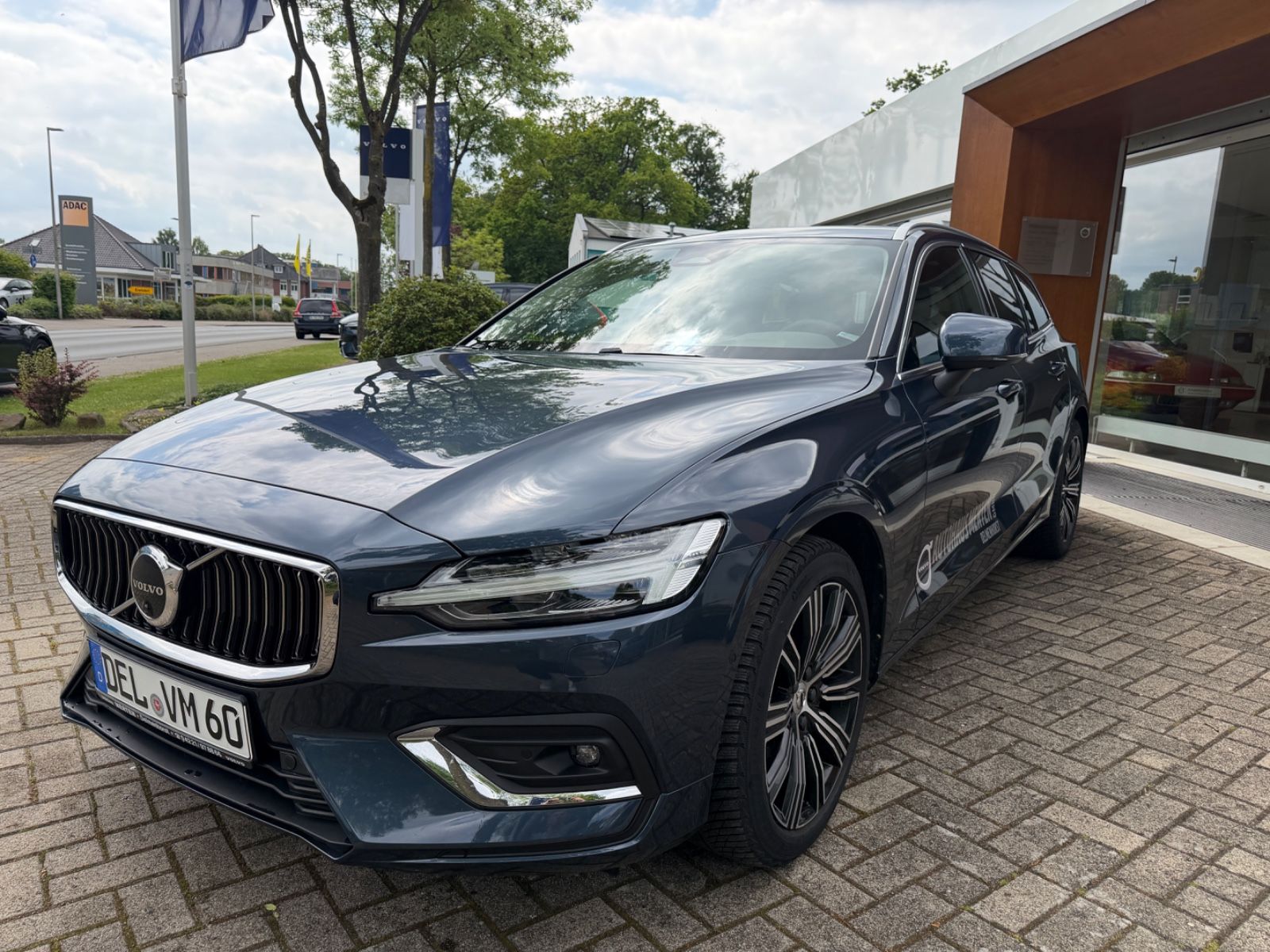 Volvo V60 B4 FWD Plus Bright #volvocars #madebymerten