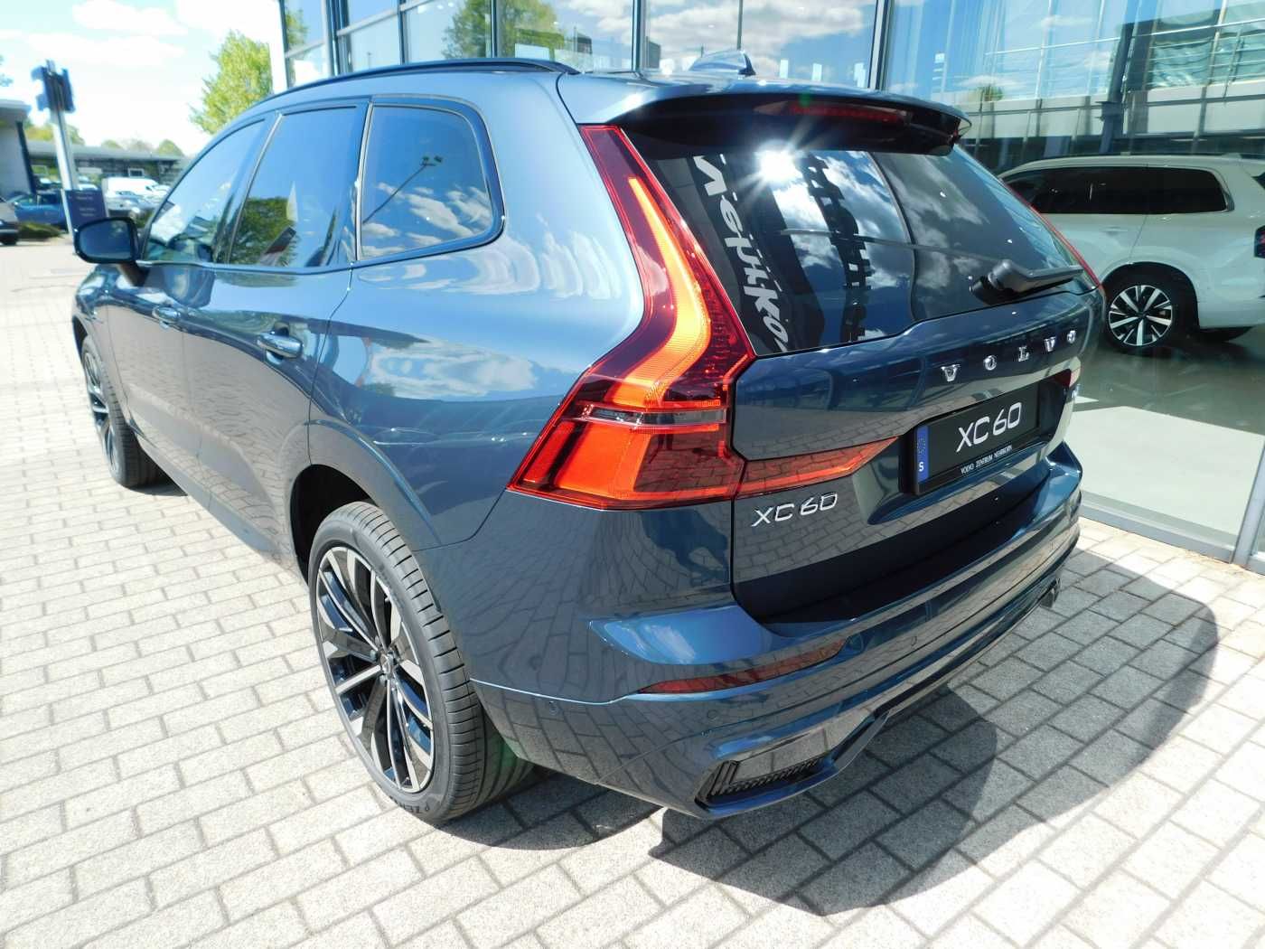 Fahrzeugabbildung Volvo XC60 Plug-In-Hybrid T8 AWD Plug-in Hybrid Ultra