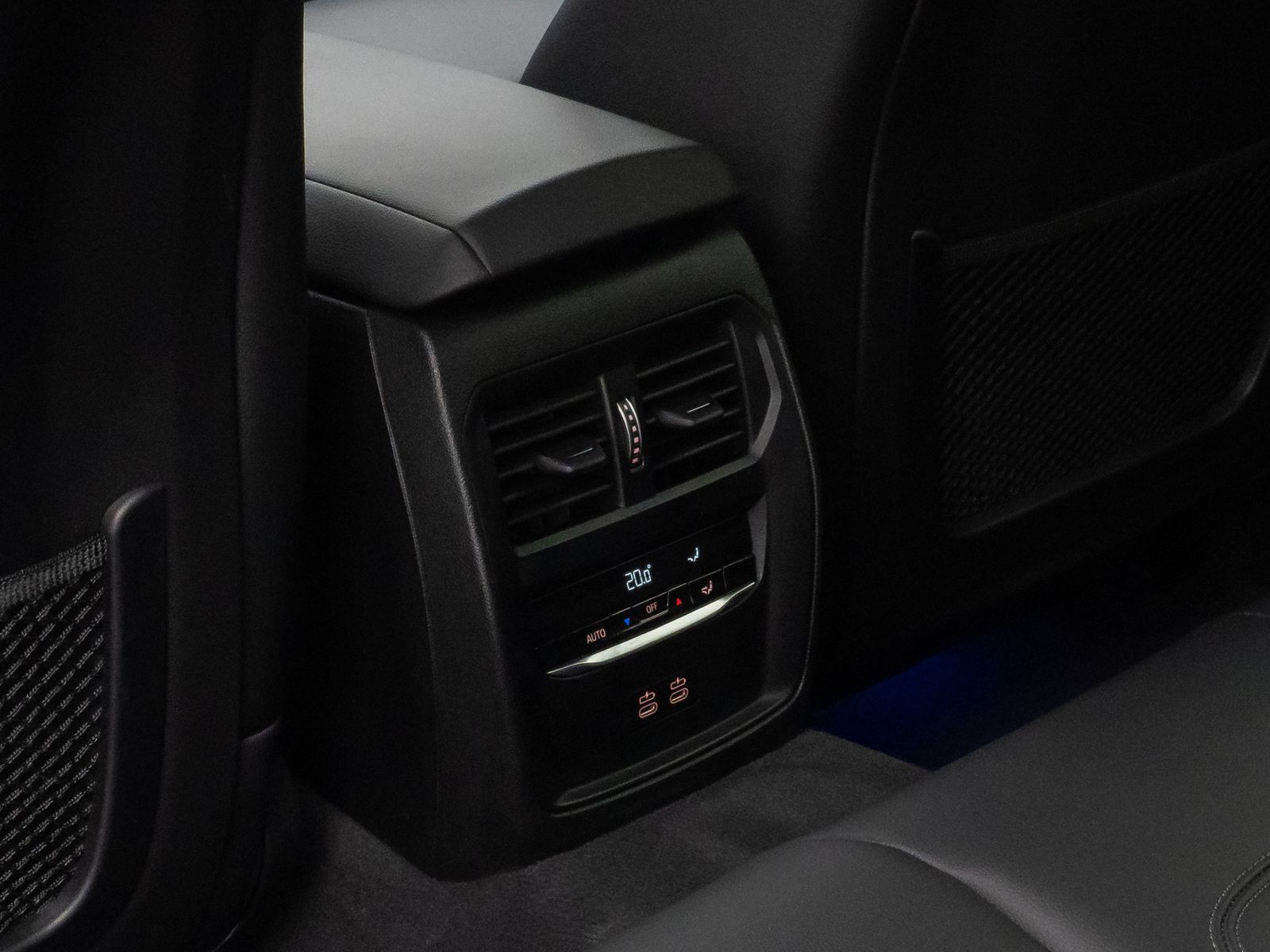 Fahrzeugabbildung BMW 320d Sport Line DAB HiFi PDC Geschwindigkeitsreg