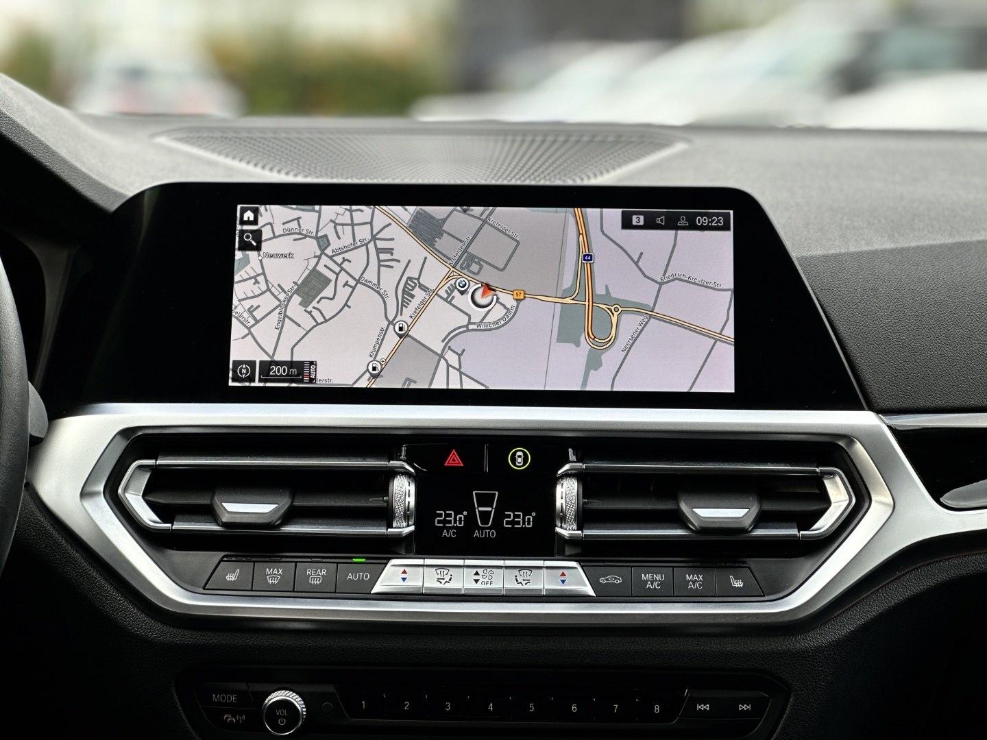 BMW 318d Touring Advantage HiFi DAB WLAN Standhzg.