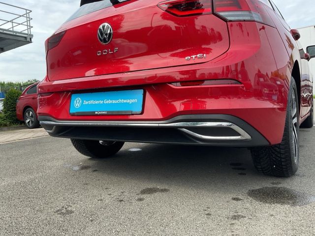 Golf 8 VIII 1.5 eTSI Life Navi StandHZG Rear Vie