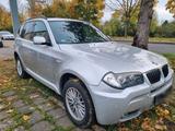 BMW X3 4X4 M optik - BMW X4 M von privat