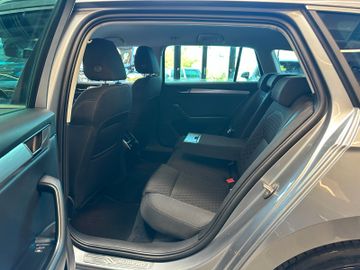 Skoda Superb Combi Style *BiXenon*Navi*AHK*