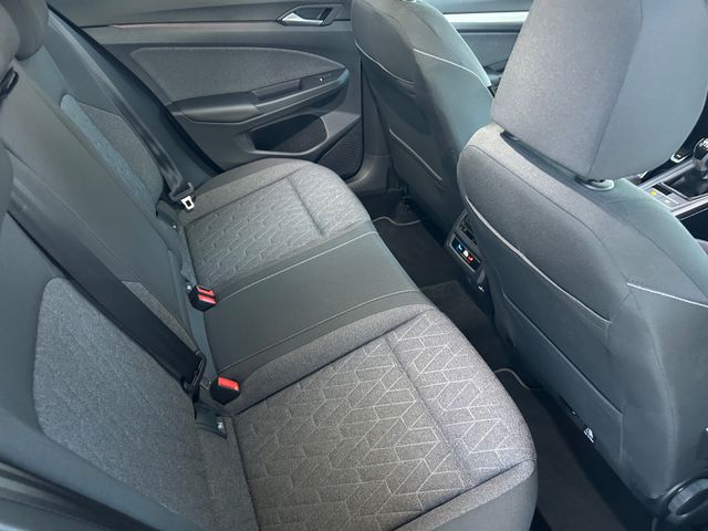 Fahrzeugabbildung Volkswagen Golf 2.0 TDI Move+CarPlay+LED+Navi+AllW.LM+SHZ+