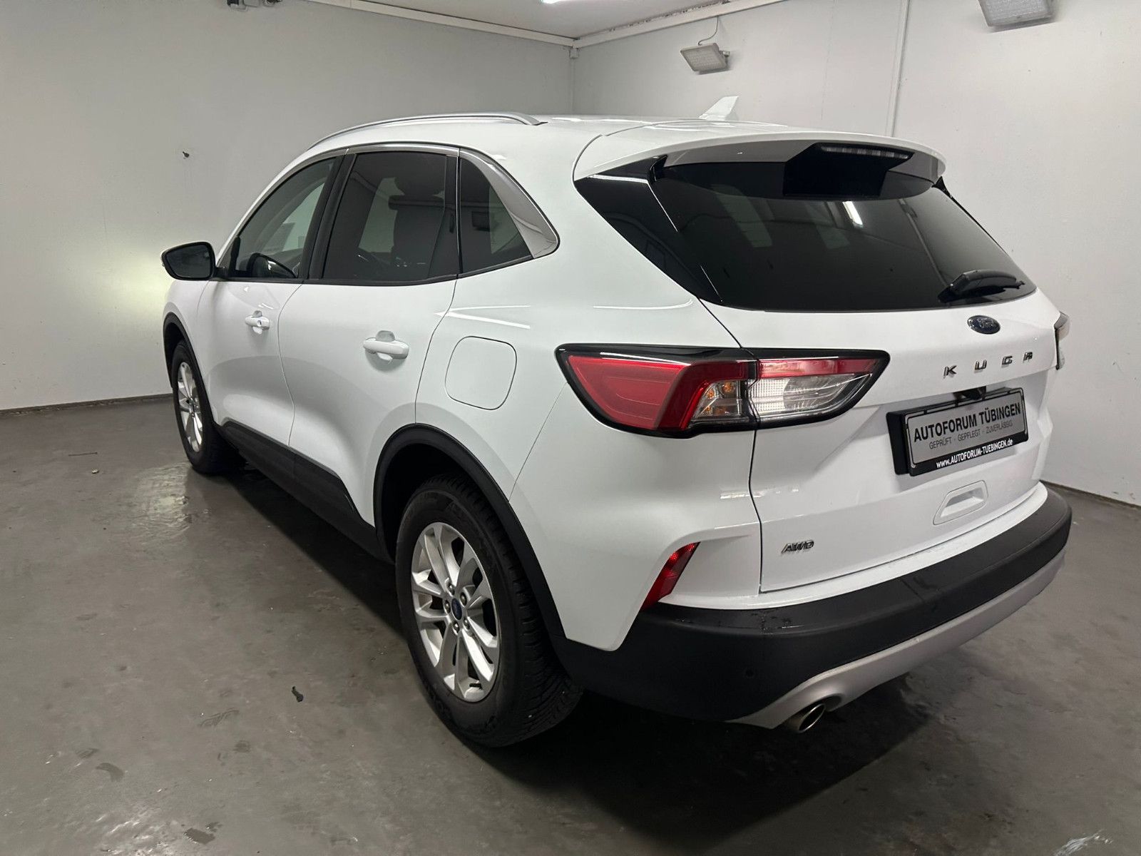 Fahrzeugabbildung Ford Kuga 2.0 4 x 4 EcoBlue Titanium AHK*WINTER-PA