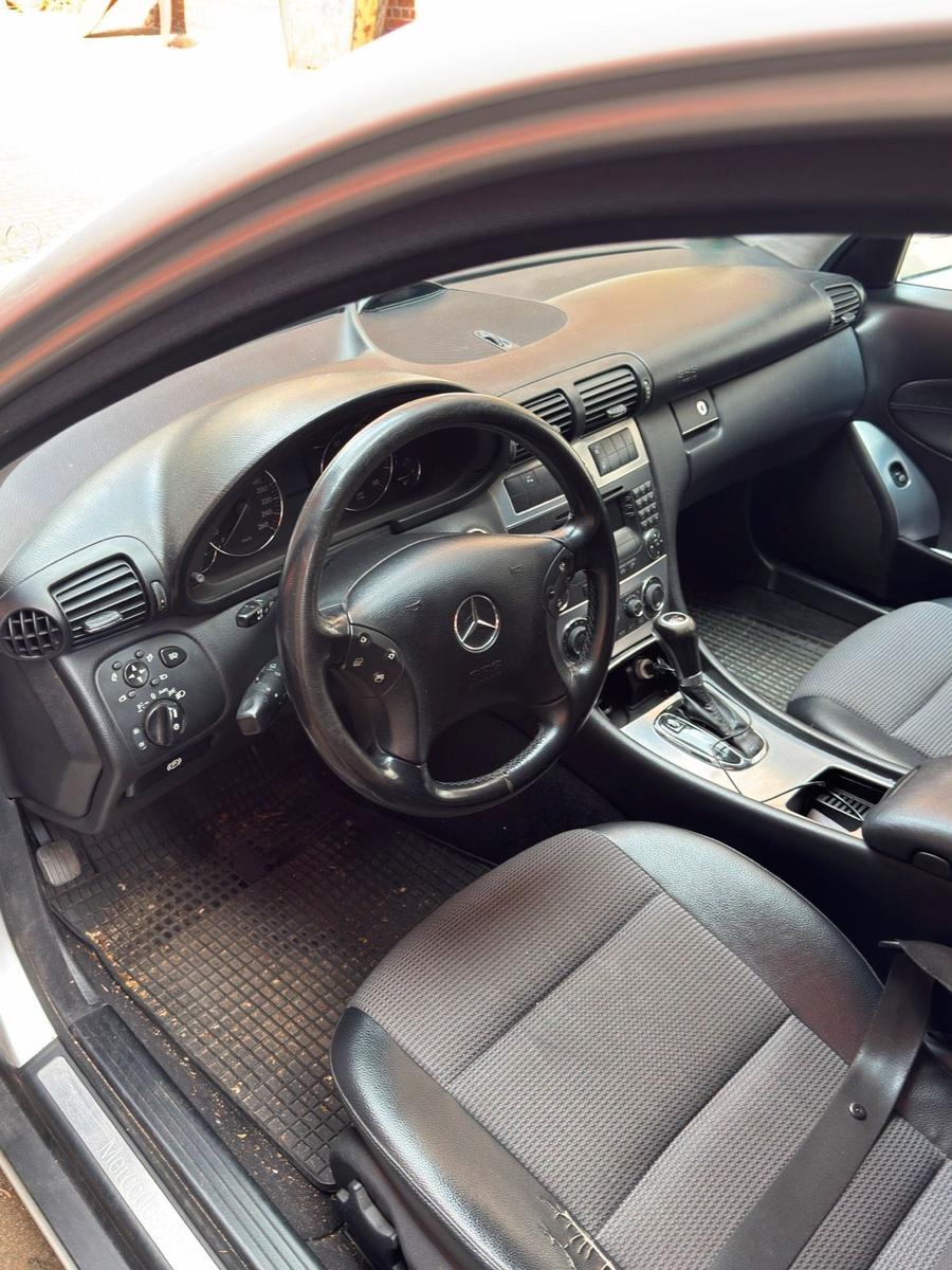 Mercedes-Benz C220, 2005