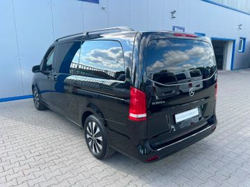 Mercedes V 220 - 9
