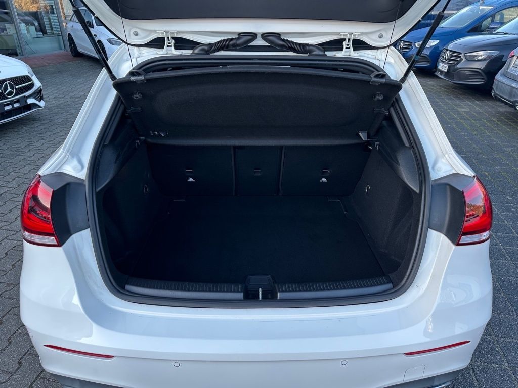 Fahrzeugabbildung Mercedes-Benz A 250 AMG Night Navi LED Burm. SHZ Ambie. Sport