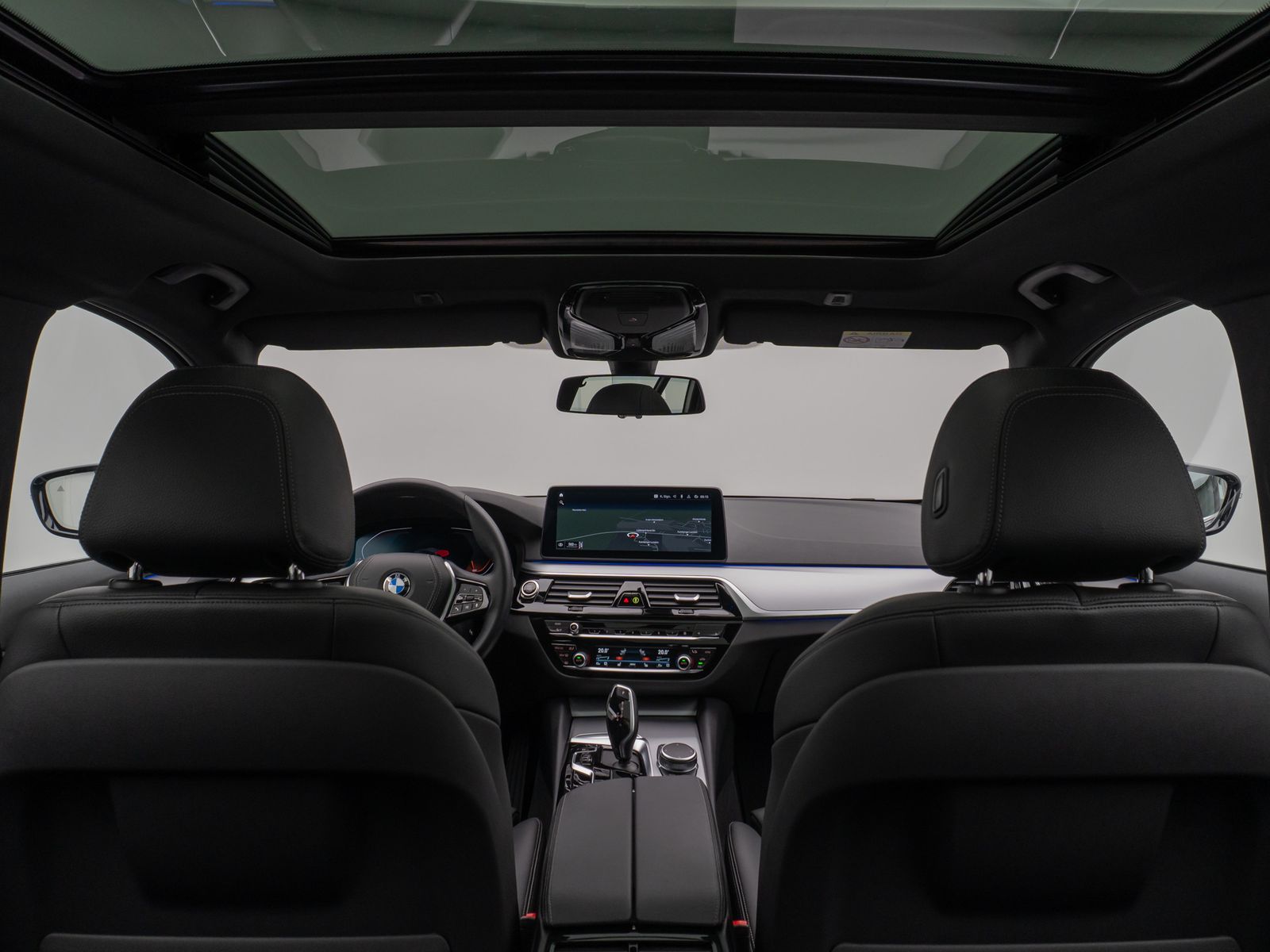 Fahrzeugabbildung BMW 530i xD Panorama Kamera Laser HUD HiFi Komfort