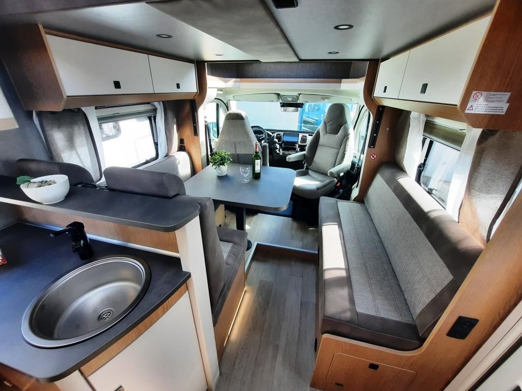 Fahrzeug Übersicht 6 Fahrzeugabbildung Hobby ONTOUR T 700 FH Verfüg./Sparen Sie 22.709,- €