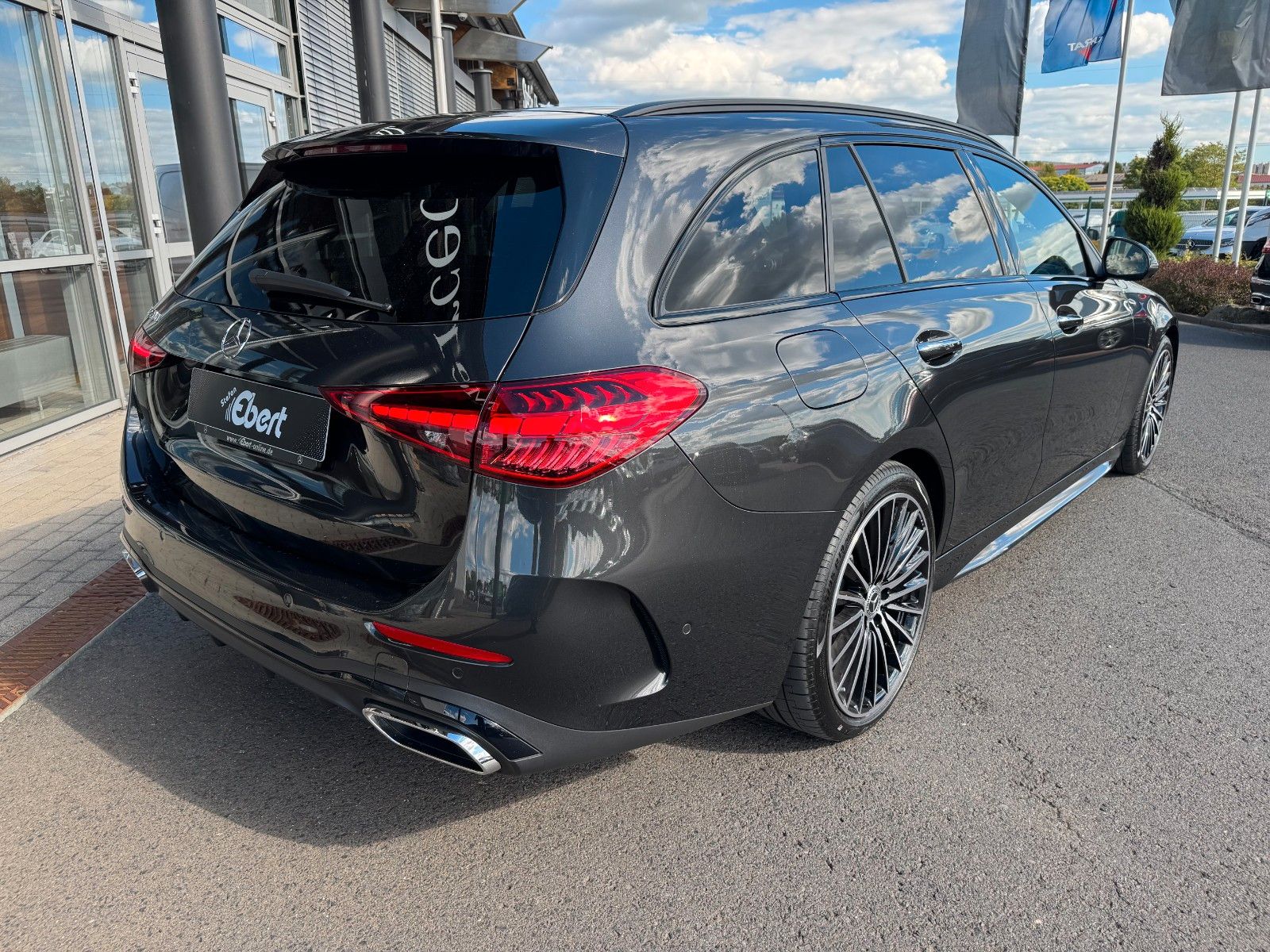 Fahrzeugabbildung Mercedes-Benz C 220 d T AMG Burm+AHK+Pano+360°+Distr+Memory