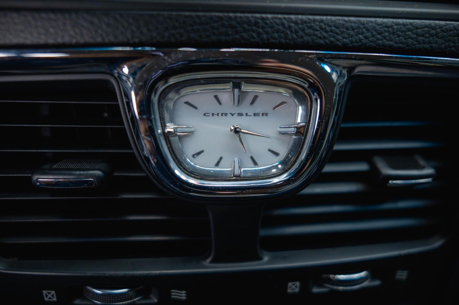 Fahrzeugabbildung Dodge Grand Caravan 3.6 V6 SXT LPG *7 Sitze*TV*Kamera*