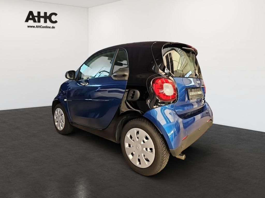 Fahrzeugabbildung Smart fortwo 52 kW twinamic KlimaA SHZ AUT LM LED PDC