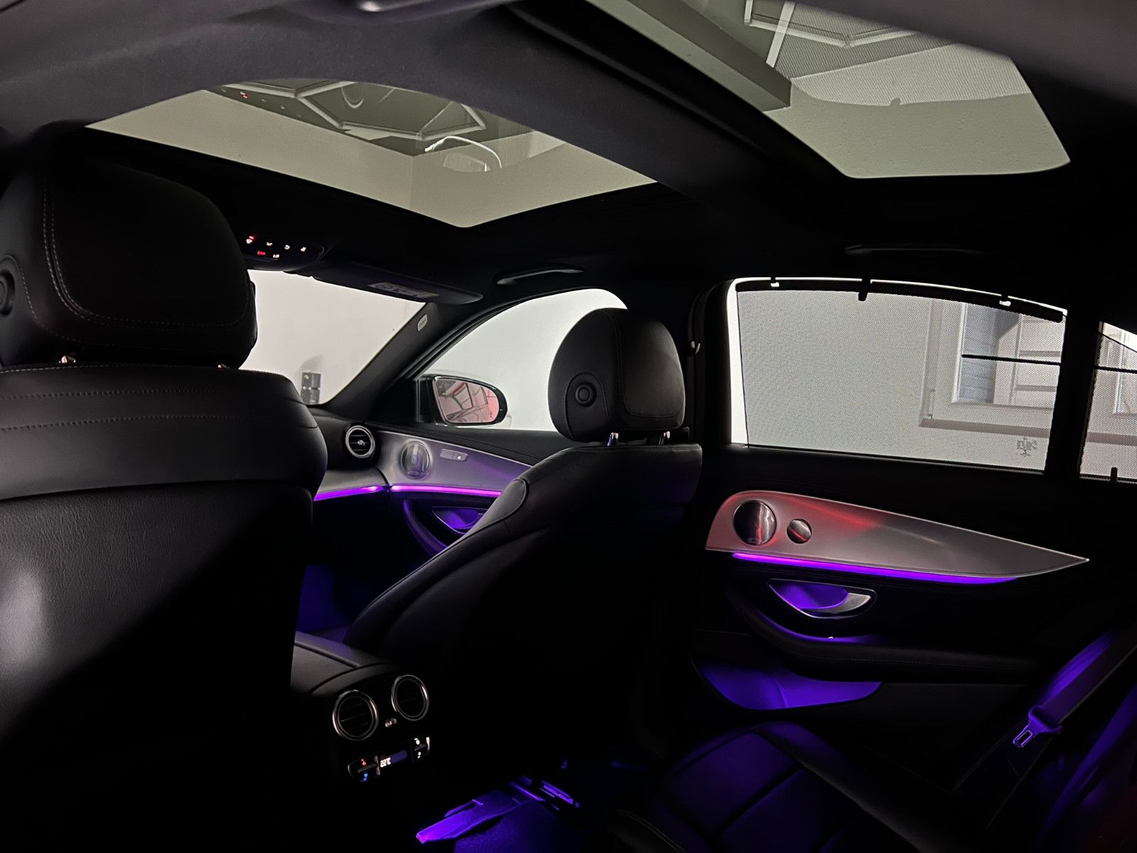 Fahrzeugabbildung Mercedes-Benz E 350 d Lim. AMG-LINE/BURMESTER/ACC/PANO/WIDE