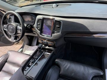 Volvo XC90 - 10