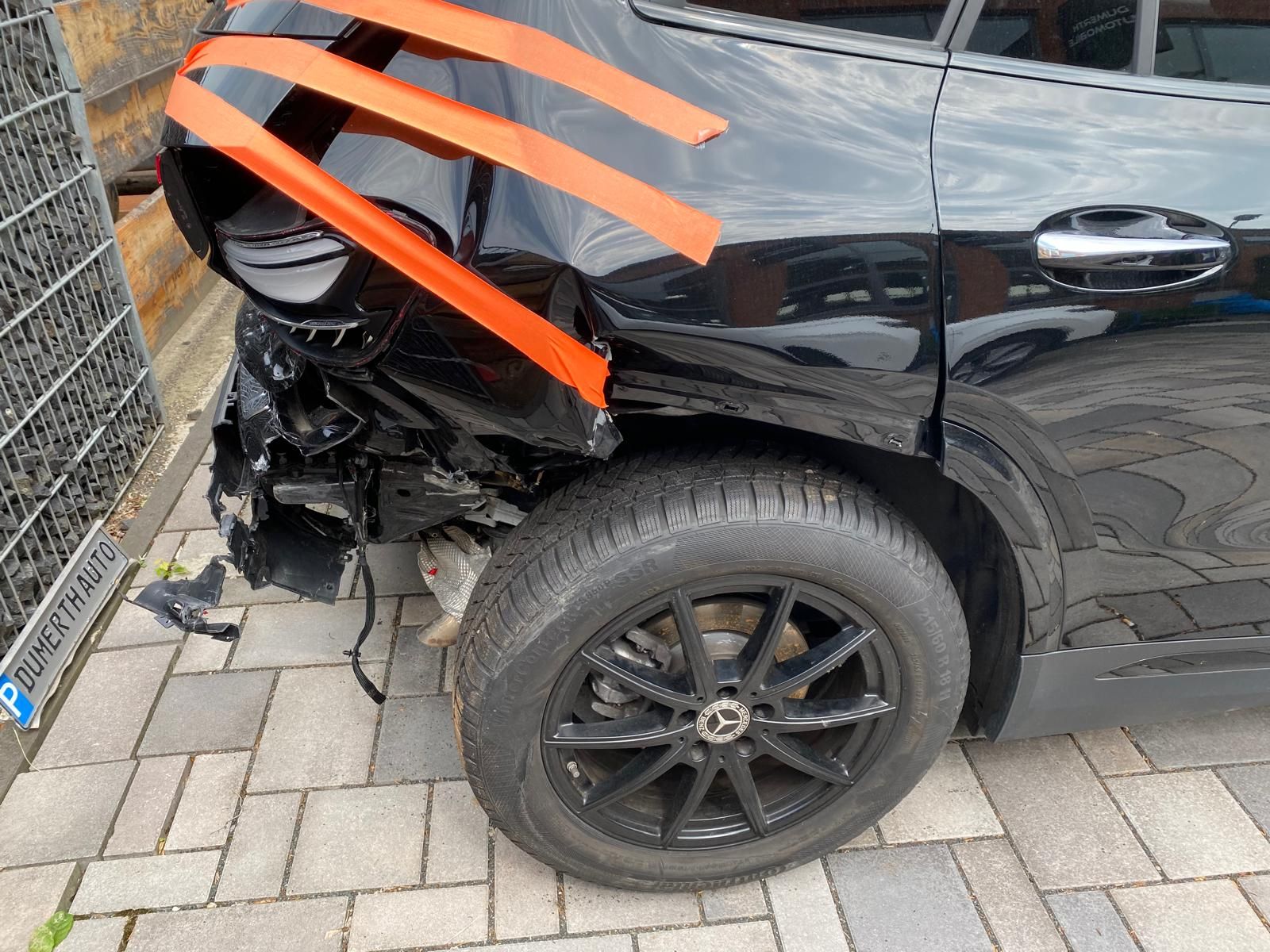 Fahrzeugabbildung Mercedes-Benz GLA 200 AMG/Pano/DIS/360/AHK/M-BEAM/