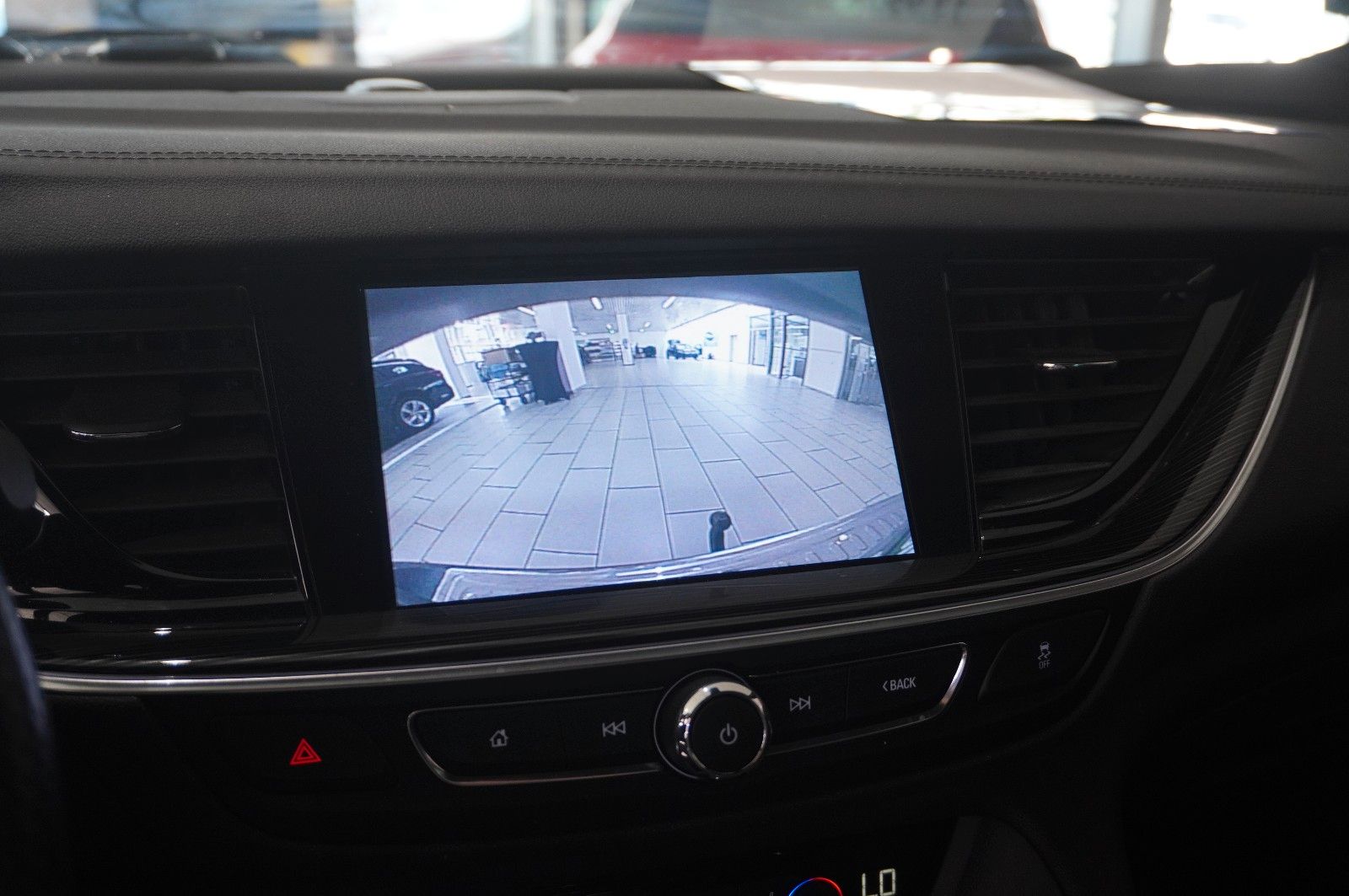 Fahrzeugabbildung Opel Insignia B ST 2.0D INNOV. NAVI/LED/KAMERA/SH/AHK