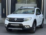 Dacia Sandero Stepway Celebration Navi Sitzheizung Cam - Dacia Sandero Celebration mit Benzin-Antrieb