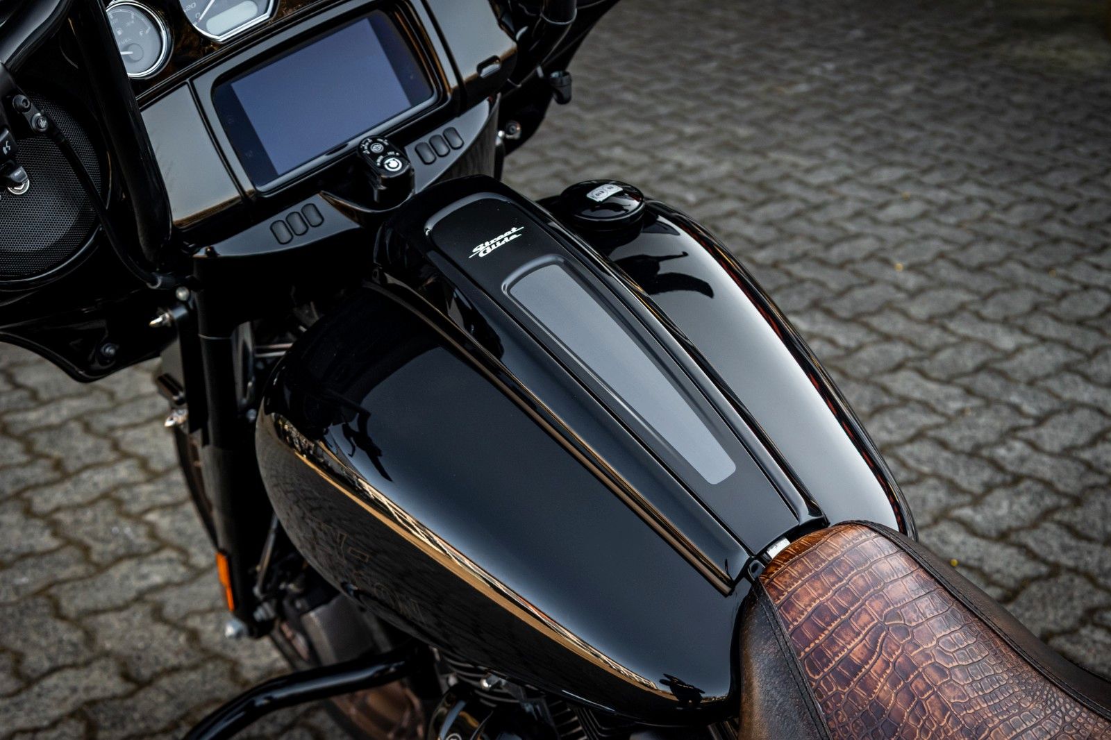 Fahrzeugabbildung Harley-Davidson FLHXST STREET GLIDE ST 117 - Kesstech -