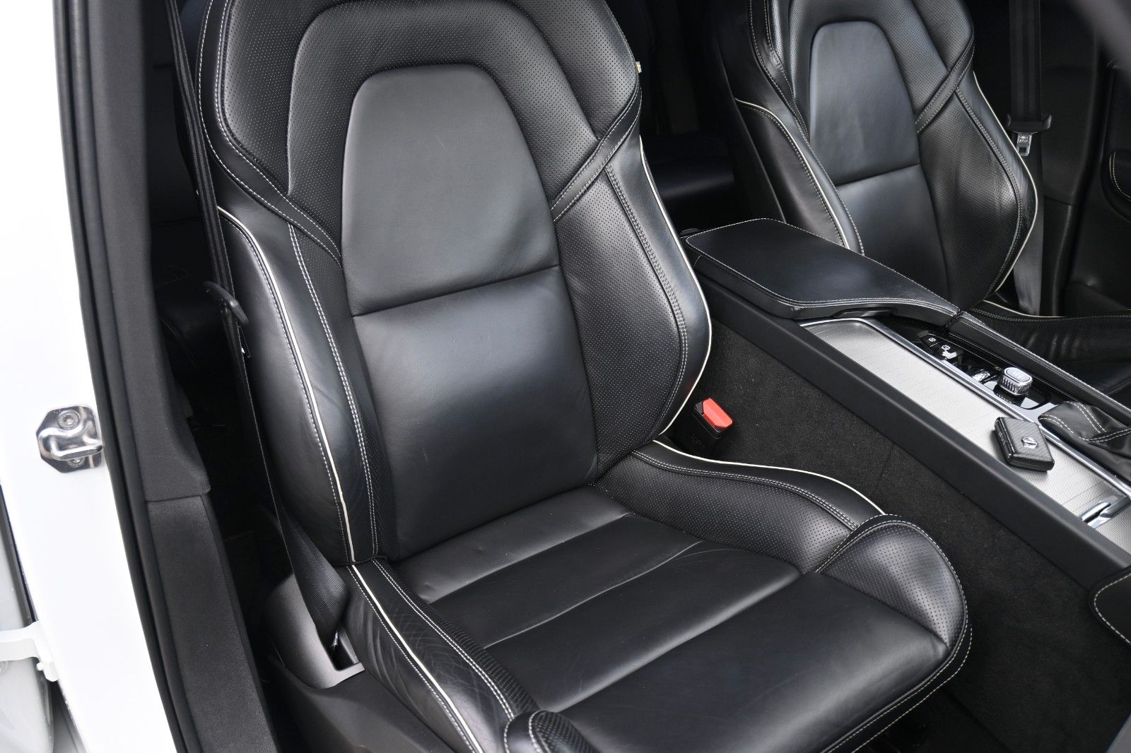 Fahrzeugabbildung Volvo XC90 D5 R-Design*VOLL*PANO*LUFT*255PS*MIETKAUF