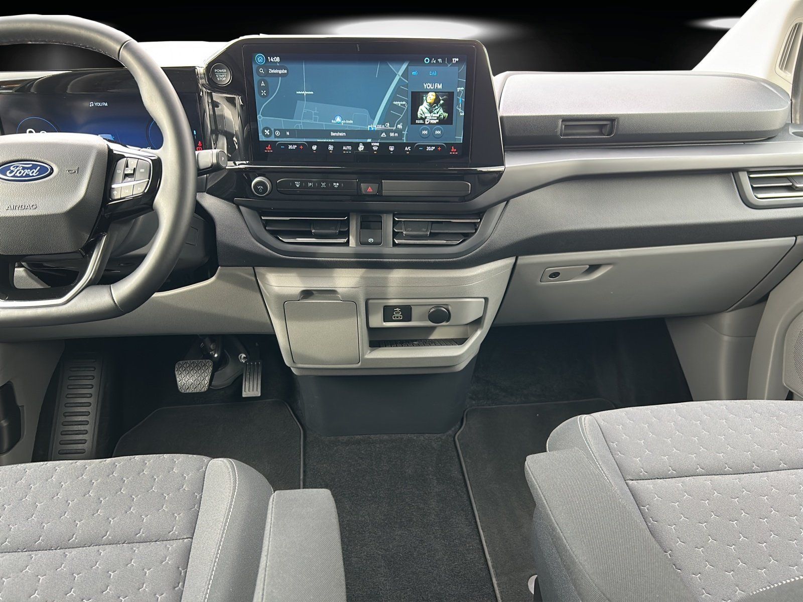 Fahrzeugabbildung Ford Tourneo Custom L2 Titanium Aut./LED/AHK/KAMERA/