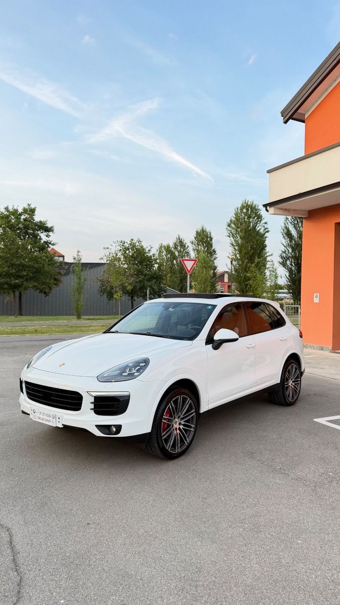 PORSCHE Porsche Cayenne 3.0 Diesel Platinum Edition
