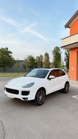 PORSCHE Porsche Cayenne 3.0 Diesel Platinum Edition