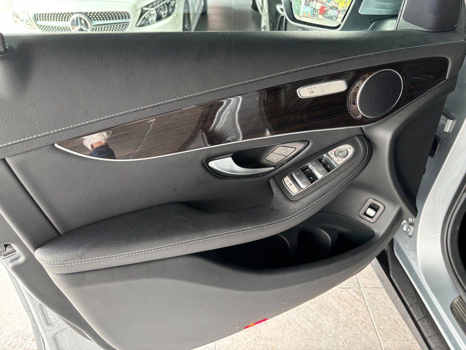 Fahrzeugabbildung Mercedes-Benz GLC 200 4Matic /MULTIMEDIA MBUX/KAMERA/SHZ