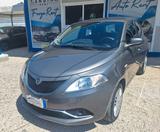 Lancia Ypsilon 1.3 MJT 16V 95 CV 5 porte Silver - Lancia Ypsilon Silver mit Diesel-Antrieb