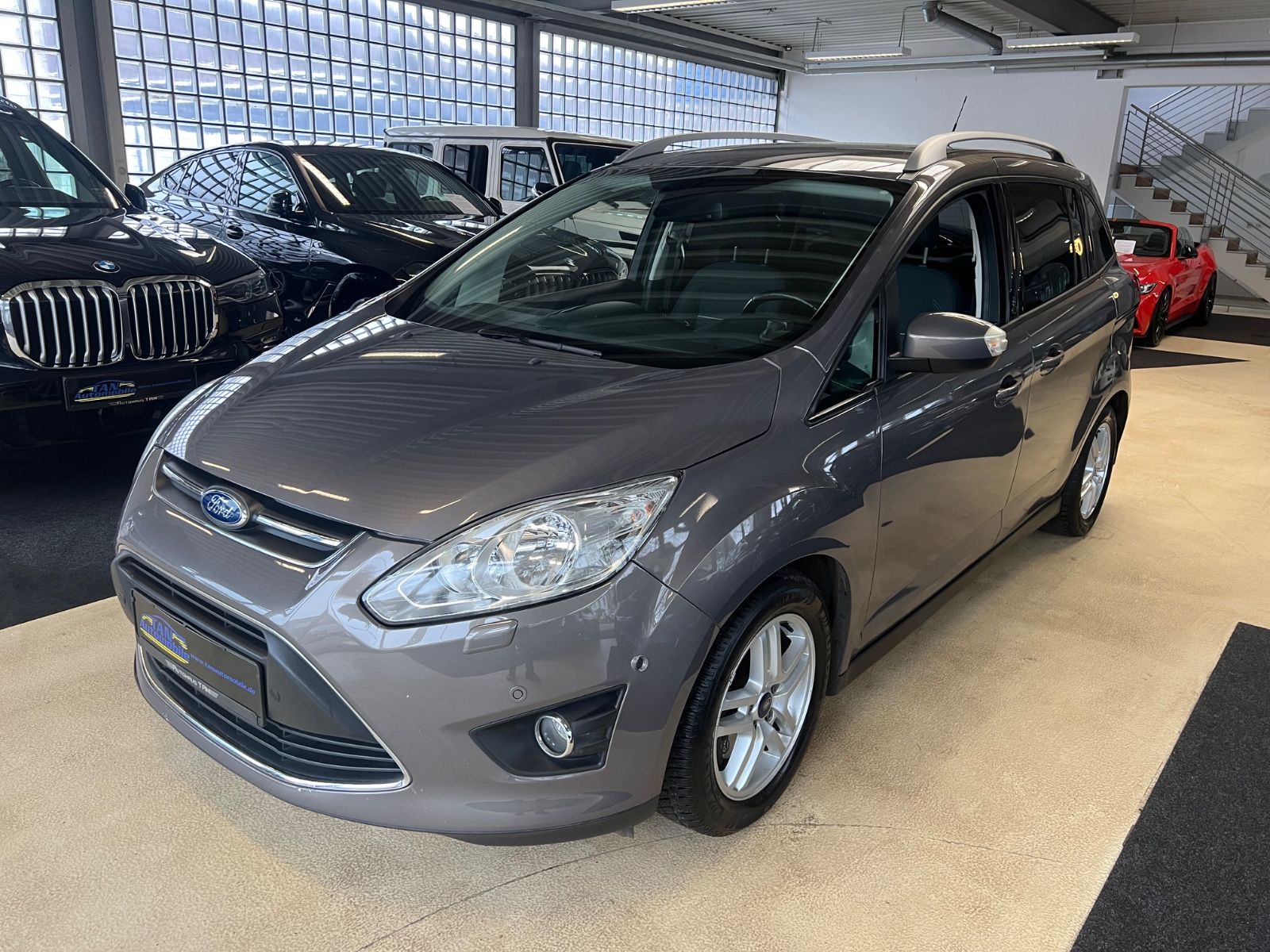 Fahrzeugabbildung Ford Grand C-MAX 1.6 Champions Edition