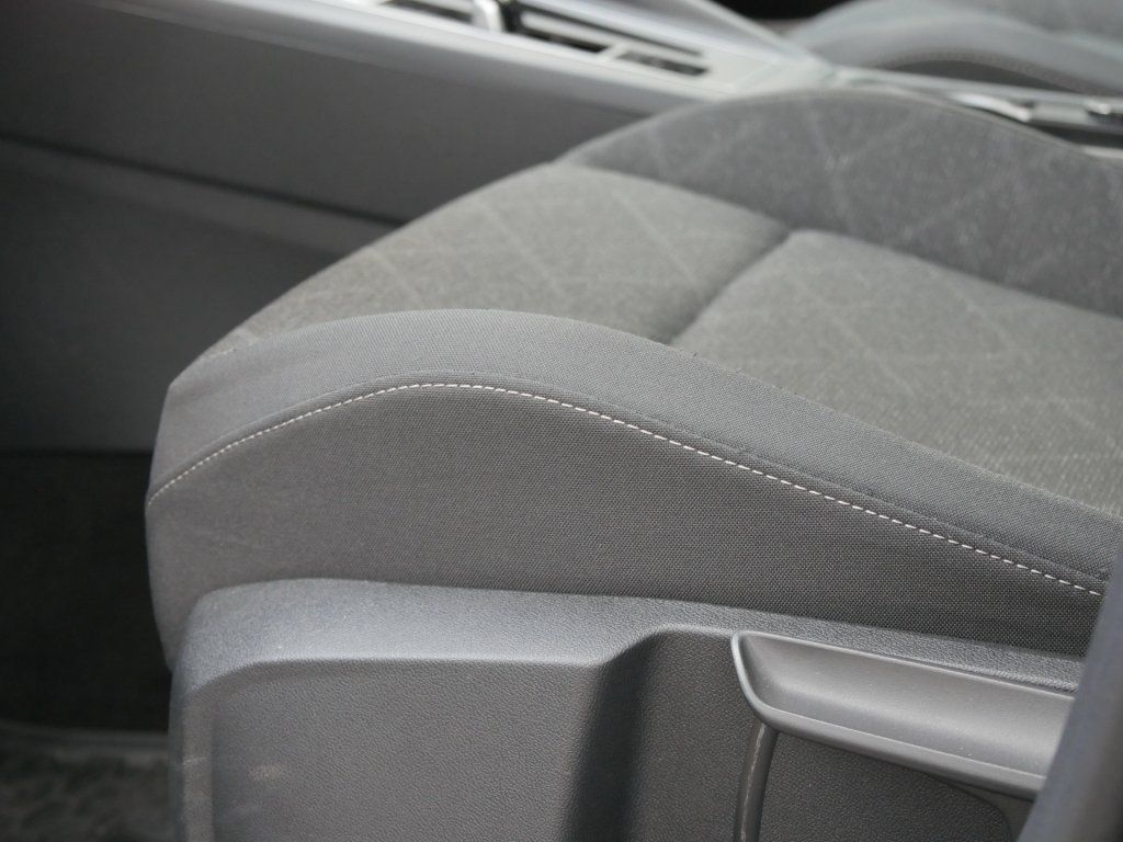 Fahrzeugabbildung Volkswagen Golf Variant 1.0 eTSI Life Keyless SHZ AppConnec