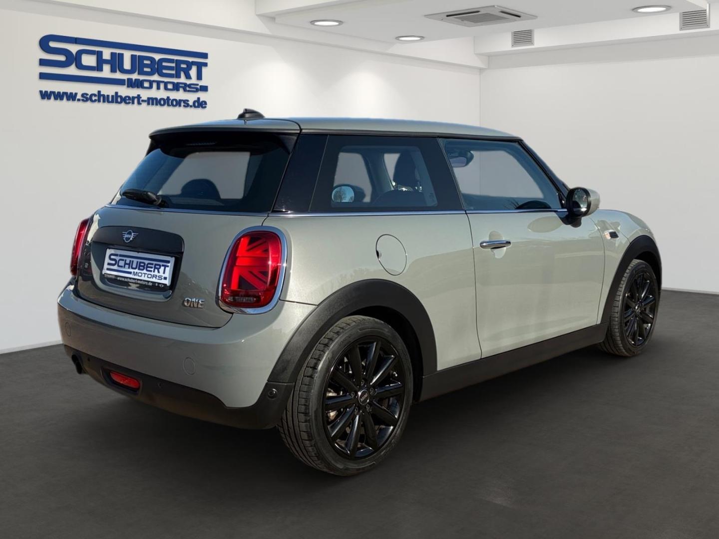 MINI One PEPPER NAVI LED SHZ PDC DAB Display DIGITAL