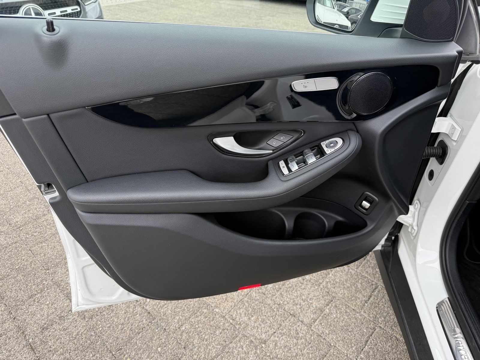 Mercedes-Benz GLC 300e Kamera Carplay Easy-P DAB SHZ Navi LED foto 15