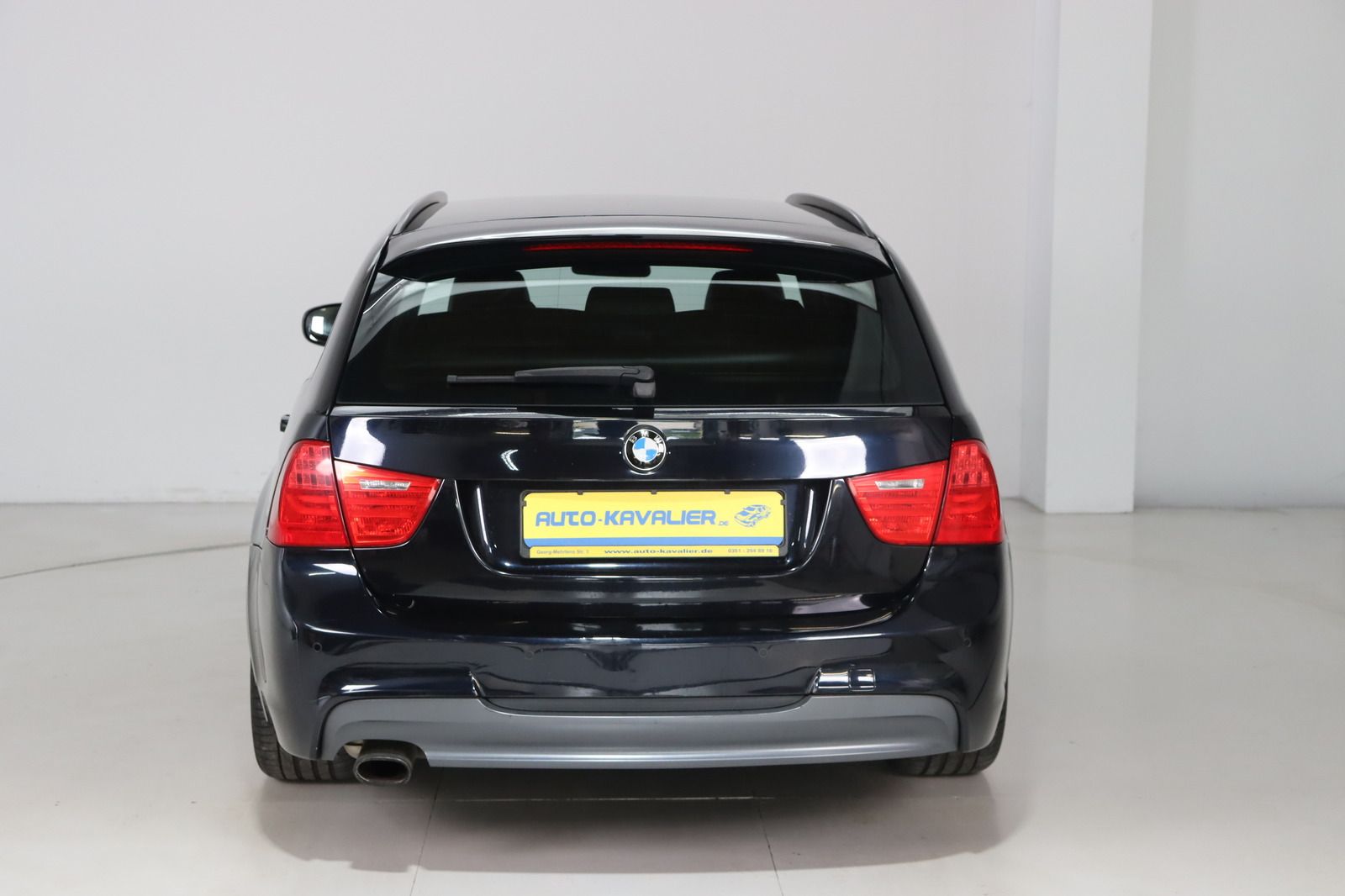 Fahrzeugabbildung BMW 320 i Touring M-Paket * Xenon * Leder * Sitzhzg.