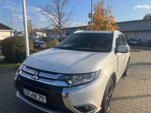 Mitsubishi Outlander 2.2 DI-D 4WD Automatik SUV-Star+ S...