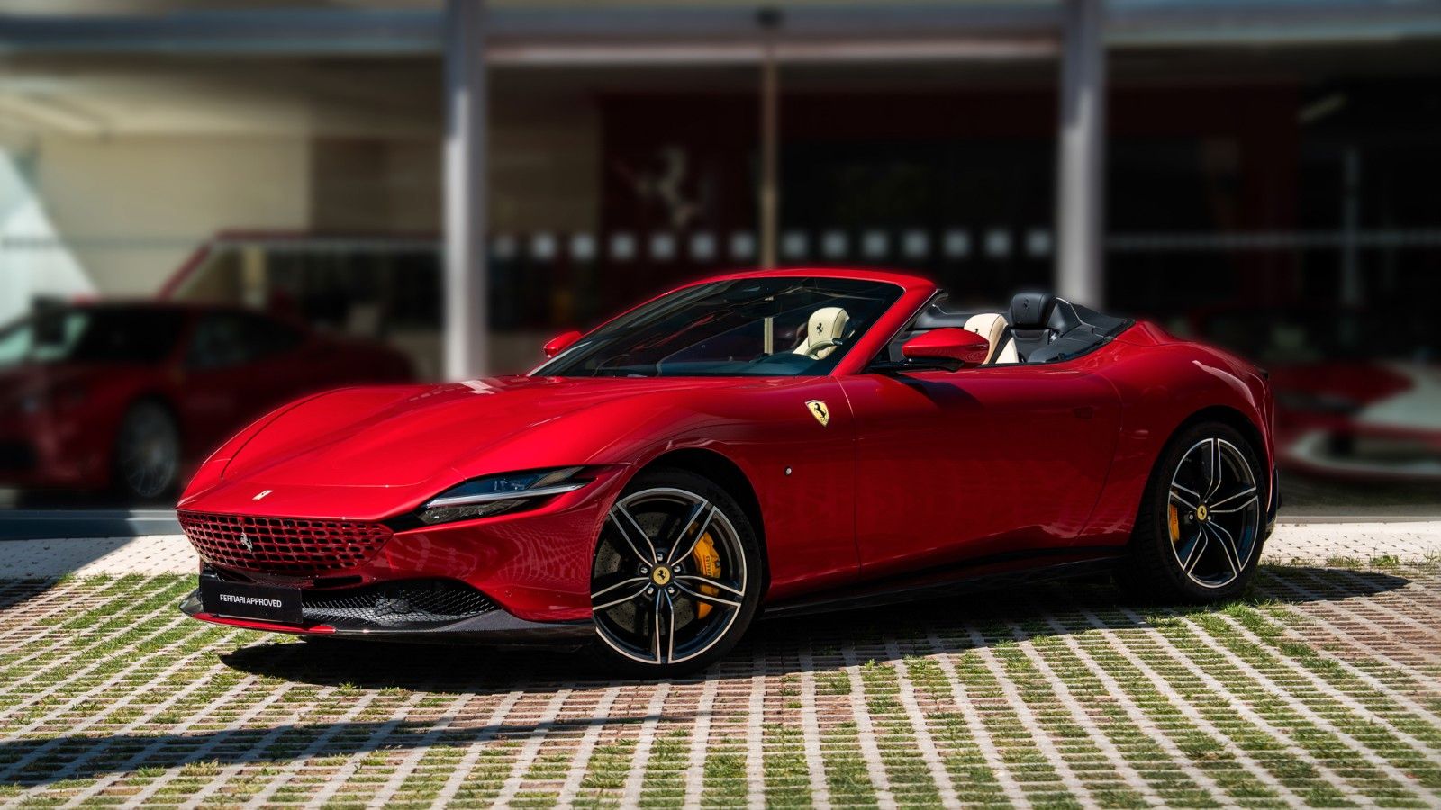 FERRARI Roma