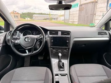 Volkswagen Golf - 10