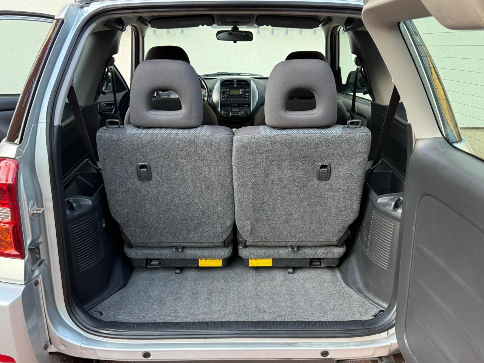 TOYOTA RAV4 - 2.0 150 CV - 4x4 - BVM - VOLANT EN CUIR